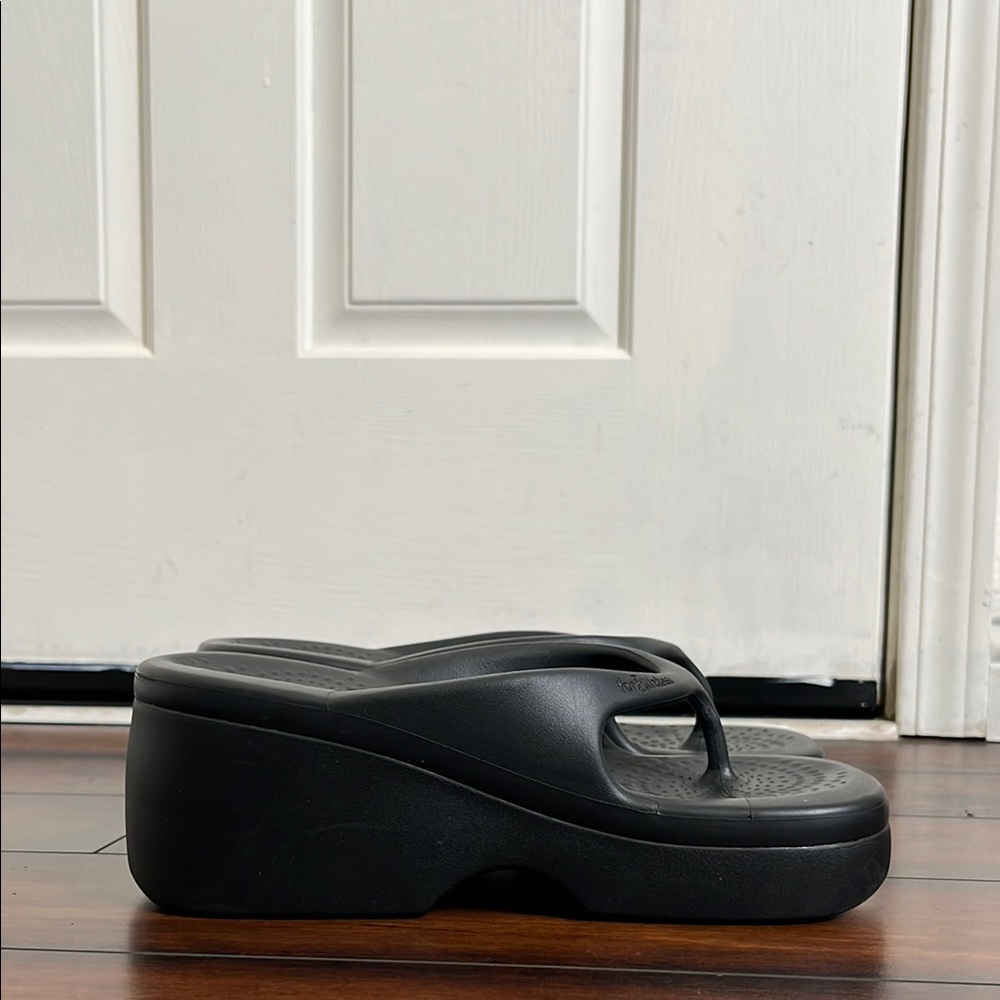 Black Platform Flip-Flops